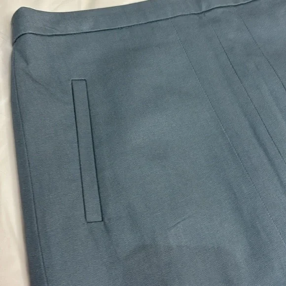 ⭐️ J. Crew Gray Pencil Skirt Knee-Length Work Slit skirt- size 4 - Picture 5 of 8